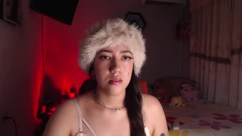 Snapshot of aurora_shy_ chatting on 05/22/26, 06:42 Aurora online show from 05/22/26, 06:42