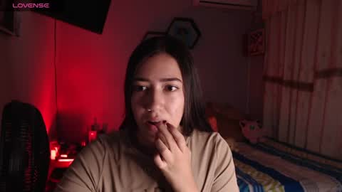 Snapshot of aurora_shy_ chatting on 06/13/26, 09:46 Aurora online show from 06/13/26, 09:46