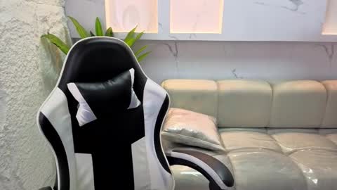 AURORA  online show from 02/18/26, 02:07