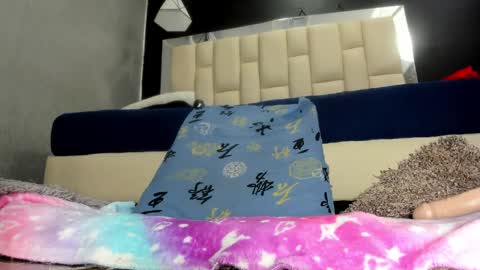 auroraa_miller online show from 01/28/25, 06:17