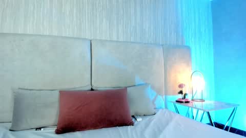 ...  ... online show from 01/08/25, 12:17