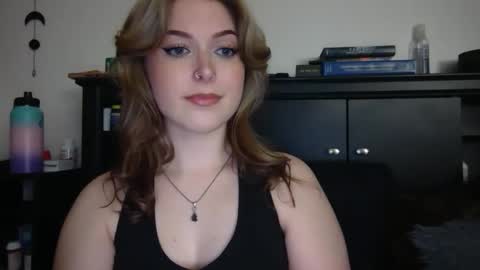 auroralightz1 online show from 05/21/26, 06:59