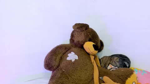 INSTAGRAM AURORA MCRY online show from 01/19/25, 08:50