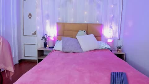 Aurora online show from 10/03/25, 11:51