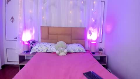 Aurora online show from 11/28/25, 11:35