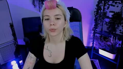 aurorawrenfield online show from 04/07/26, 12:44