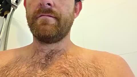 aussie_dadbod101 online show from 10/21/25, 10:10