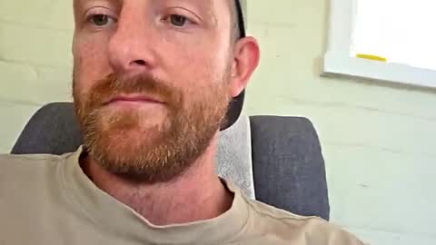 aussie_dadbod101 online show from 10/24/25, 12:52