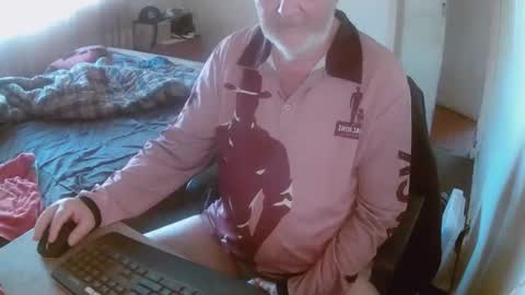 Snapshot of aussiebaker chatting on 05/30/26, 02:30 aussiebaker online show from 05/30/26, 02:30