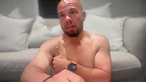 Snapshot of aussieboycal chatting on 05/31/26, 11:17 aussieboycal online show from 05/31/26, 11:17