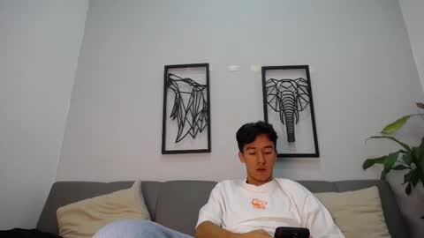 austinreeds online show from 10/21/25, 05:57