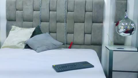 austinreeds online show from 04/18/26, 07:58