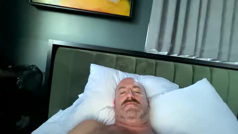 austintoner85 online show from 10/15/25, 08:42