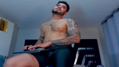 AustinTorres  online show from 01/11/25, 04:59