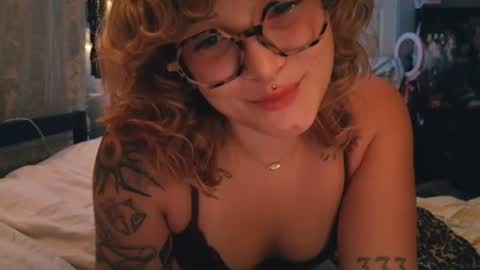 Snapshot of autierains chatting on 07/10/26, 03:00 Autie 3 online show from 07/10/26, 03:00