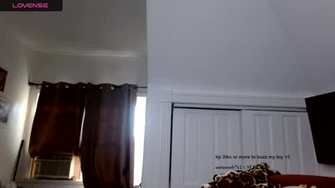 autumnb712 online show from 09/11/25, 09:15