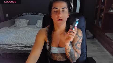 Ava online show from 10/04/25, 12:58