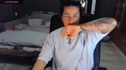 Ava online show from 04/23/26, 02:41