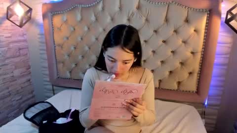 Snapshot of ava_broown chatting on 12/03/24, 08:17              online show from 12/03/24, 08:17