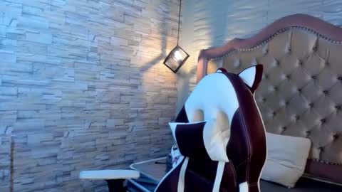 Snapshot of ava_broown chatting on 12/07/24, 03:25              online show from 12/07/24, 03:25