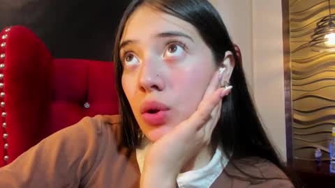 Snapshot of ava_broown chatting on 12/14/24, 07:46              online show from 12/14/24, 07:46