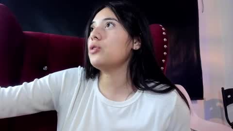 Snapshot of ava_broown chatting on 12/18/24, 05:37              online show from 12/18/24, 05:37