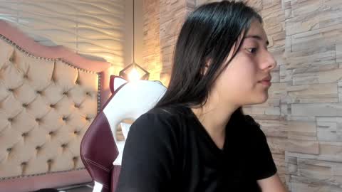 Snapshot of ava_broown chatting on 01/18/25, 02:47              online show from 01/18/25, 02:47