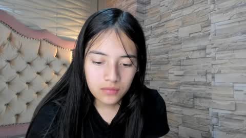 Snapshot of ava_broown chatting on 01/18/25, 05:52              online show from 01/18/25, 05:52