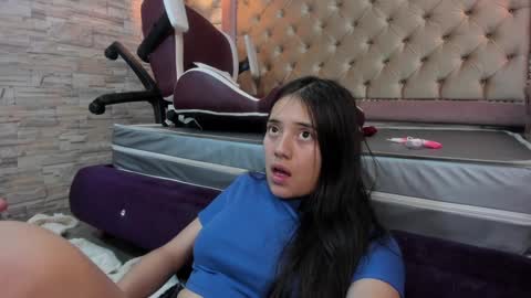 Snapshot of ava_broown chatting on 01/21/25, 12:04              online show from 01/21/25, 12:04