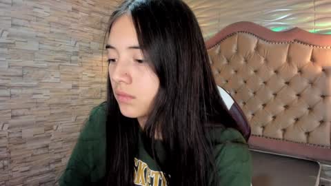 Snapshot of ava_broown chatting on 02/07/25, 10:41              online show from 02/07/25, 10:41