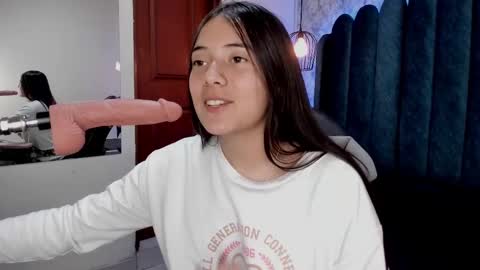 Snapshot of ava_broown chatting on 03/02/25, 08:59              online show from 03/02/25, 08:59