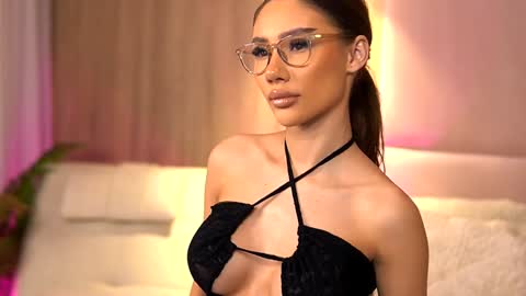 Ava online show from 01/07/25, 10:41