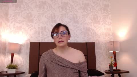 Snapshot of ava_raye chatting on 10/15/25, 08:20 Ava online show from 10/15/25, 08:20