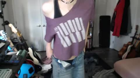 Ava online show from 04/30/26, 07:42