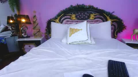 Snapshot of avaaaddamss chatting on 12/17/25, 10:10 avaaaddamss online show from 12/17/25, 10:10