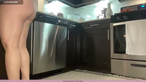 Snapshot of avabradley chatting on 12/24/24, 03:16 Ava . Support my channel by using my affiliate link to make your account  Thanks  online show from 12/24/24, 03:16