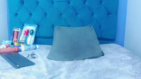 avalericherrycm101 online show from 10/01/25, 12:27