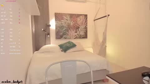 Avalon online show from 10/14/25, 07:47