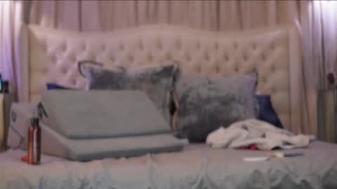 Snapshot of avalonnfoxx chatting on 01/07/25, 06:27 AvalonnFoxx online show from 01/07/25, 06:27