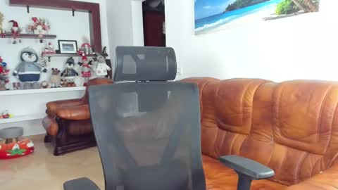 Snapshot of avapinkqueen chatting on 01/17/25, 05:53 Ava online show from 01/17/25, 05:53