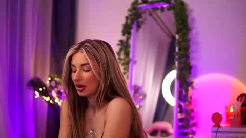 Carina online show from 02/14/25, 12:41