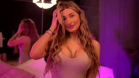 Carina online show from 03/04/25, 01:12