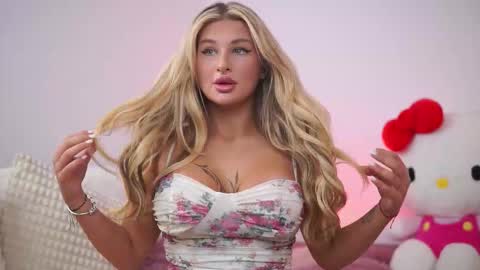 Carina online show from 09/24/25, 09:18