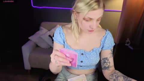 avasun online show from 03/08/26, 01:04