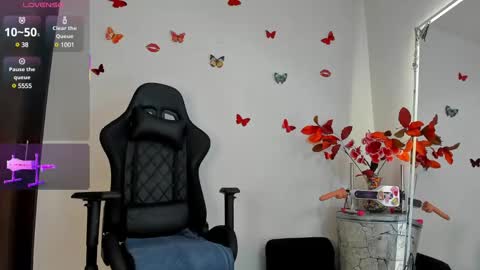 Snapshot of avatomas chatting on 02/19/25, 12:44 Ava Tomas online show from 02/19/25, 12:44