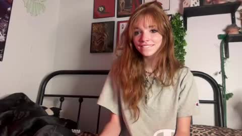 Snapshot of avaxlee chatting on 07/11/26, 02:14 avaxlee online show from 07/11/26, 02:14