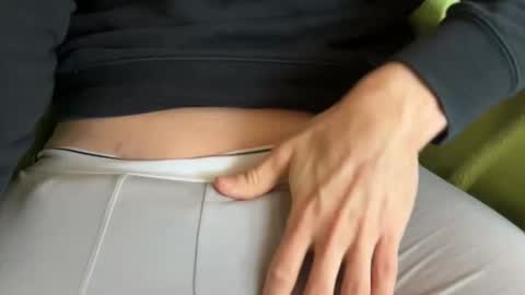 Snapshot of averageddaniel chatting on 11/05/25, 01:55 averageddaniel online show from 11/05/25, 01:55