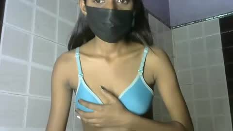 Snapshot of avery_lust01 chatting on 05/16/26, 06:32 avery_lust01 online show from 05/16/26, 06:32