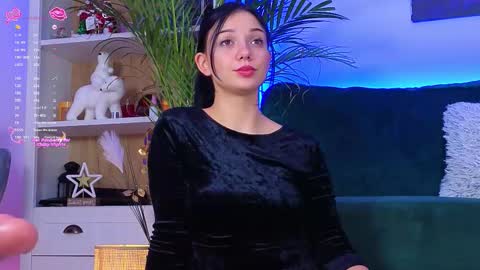 AveryWillow online show from 11/26/25, 03:57