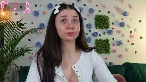 Snapshot of averywillow chatting on 06/20/26, 01:41 AveryWillow online show from 06/20/26, 01:41